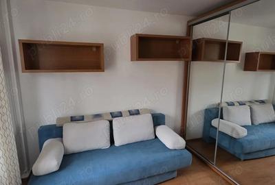 Apartament cu 3 camere decomandat în Tei