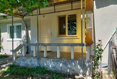 Casă cu 2 camere cu Teren 616 Mp în Drăgășani - 1