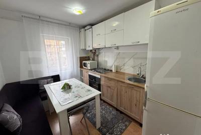 Apartament cu 2 camere semidecomandat în Craiovița Nouă