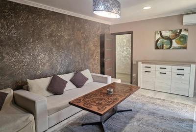 Apartament cu 2 camere decomandat, mobilat în Tractorul