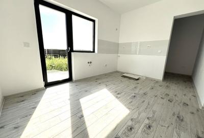 Casă cu 4 camere cu Teren 350 Mp în Miroslava