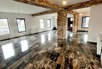 Casă cu 7 camere cu Teren 600 Mp în Central - 17