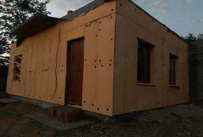 Casă cu Teren 800 Mp în Pietrărie - 1
