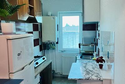 Apartament cu 3 camere semidecomandat în Central - 1