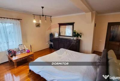 Casă cu 10 camere cu Teren 1400 Mp în Independenței - 11
