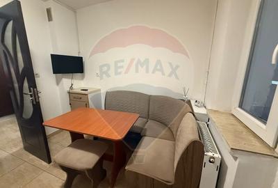 Apartament cu 2 camere de inchiriat in zona 1 Mai - 3