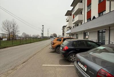 Spațiu comercial, de 52 mp, în Central - 4