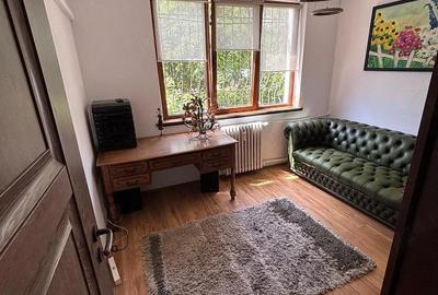 Apartament cu 3 camere decomandat în Calea București