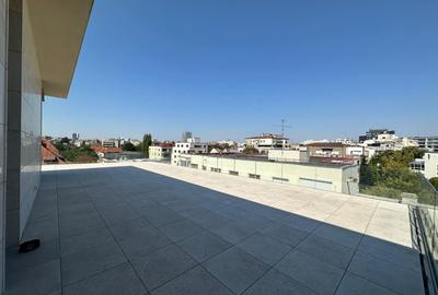 Apartament cu 4 camere semidecomandat în Dacia