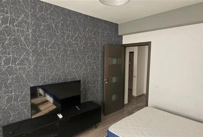 Apartament cu 2 camere semidecomandat, mobilat în Universitate