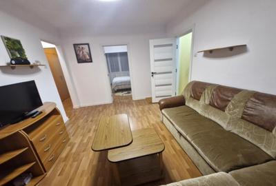 Apartament cu 3 camere semidecomandat, mobilat în Astra