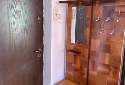 Apartament cu 2 camere decomandat în Calea București