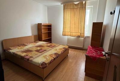 Apartament cu 2 camere semidecomandat, mobilat în Independenței