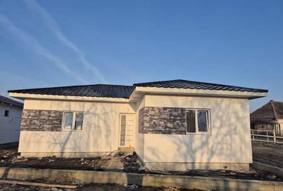 Casă cu 3 camere în Central