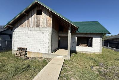 Casă cu 3 camere cu Teren 275 Mp în Braniștea - 1