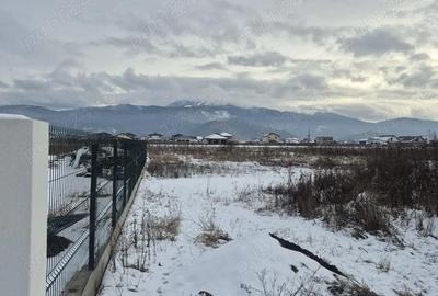 Teren de 700 mp, în Cristian