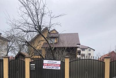 Casă cu 9 camere cu Teren 640 Mp în Agigea - 1