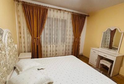 Inchiriez apartament cu 3 camere in Mioveni, zona Robea, etaj 1 - 1