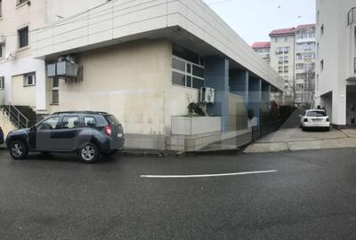 Spațiu comercial, de 290 mp, în Micro 3 - 4
