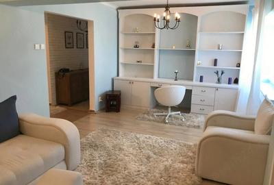 Apartament cu 3 camere, mobilat în Romană