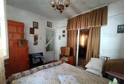 Casa, gradina si curte intr - un peisaj de poveste, aici in - 15