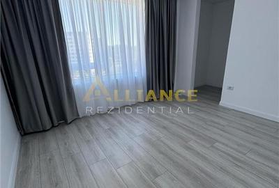 Penthouse cu 3 camere decomandat în Apărătorii Patriei - 3