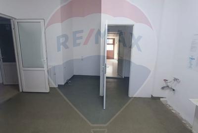 Spațiu comercial, de 81 mp, în Calea București - 4