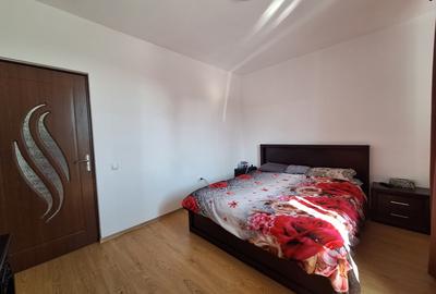 Apartament cu 3 camere semidecomandat, mobilat în Florești - 7