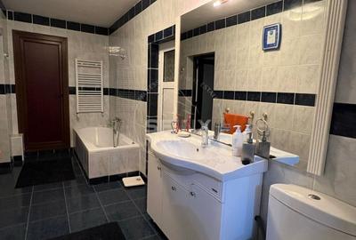 De vanzare vila 8 camere Sinaia - 11