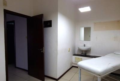 Spațiu comercial, de 43 mp, în Mihai Bravu - 10