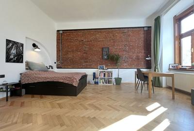 Apartament într-o clădire istorică - zonă centrală, malul canalului Apartament într-o clădire istorică - zonă centrală, malul canalului - 1