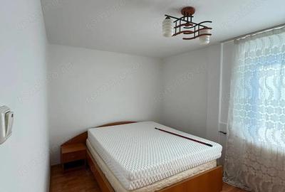 Apartament cu 3 camere semidecomandat în Girocului - 1