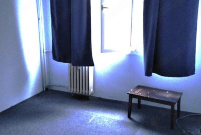 Apartament cu 3 camere decomandat în Rahova