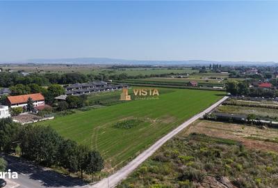Teren de 10000 mp, în Stupini