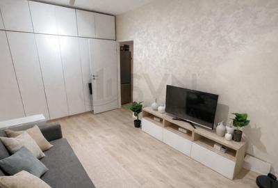 Apartament cu 3 camere semidecomandat în Regie