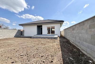 Casă individuală cu 3 camere cu Canalizare în Sânandrei - 10