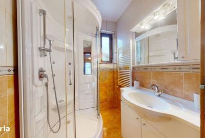 Casă cu 6 camere cu Teren 10331 Mp în Bran - 1