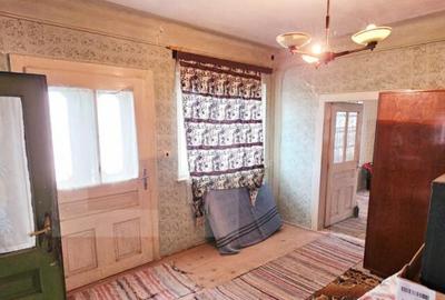 Casă cu 2 camere cu Teren 1223 Mp în Bicfalău - 1