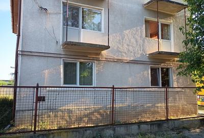 Casă cu 4 camere în Bârzești - 8