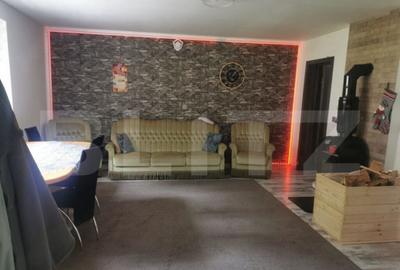 Oportunitate unica: locuin?a de vacan?a cu 4 camere ?i cu - 3