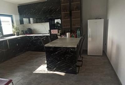 Casă cu Teren 1100 Mp în Mândruloc - 10