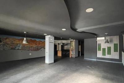 Spa?iu comercial, 142 mp + terasa 40 mp, zona Central - 2