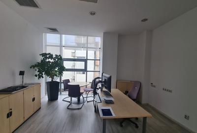Birou, de 1,450 mp, în Unirii - 6