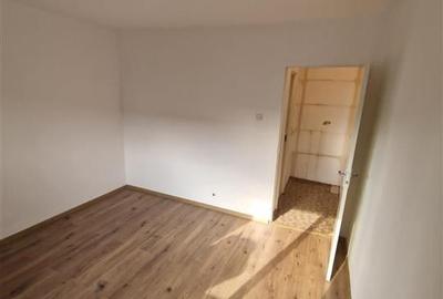Decomandat 2 camere etaj 3 zona Lipovei Decomandat 2 camere etaj 3 zona Lipovei - 2