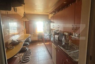 Apartament cu 4 camere în Central - 1