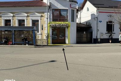 Spațiu comercial, de 42 mp, în Central - 11