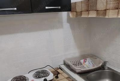 Garsonieră decomandată în Tractorul