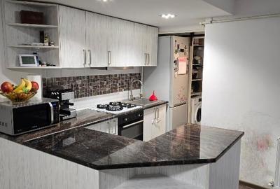 Apartament cu 3 camere semidecomandat în Schei - 5