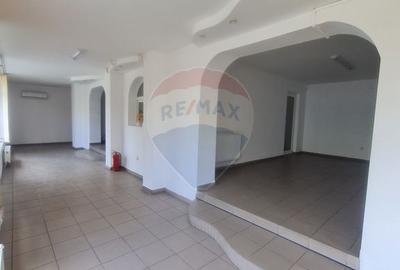 Spațiu comercial, de 90 mp, în Nord - 1