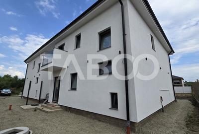 Duplex de vanzare 450mp teren liber 4 camere 2 bai 2 parcari Selimbar - 2